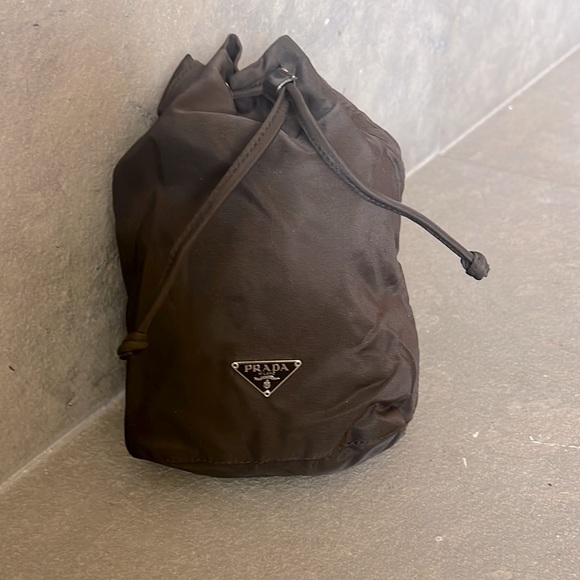 Designer Prada nylon bucket pouch bag! - Picture 2 of 14
